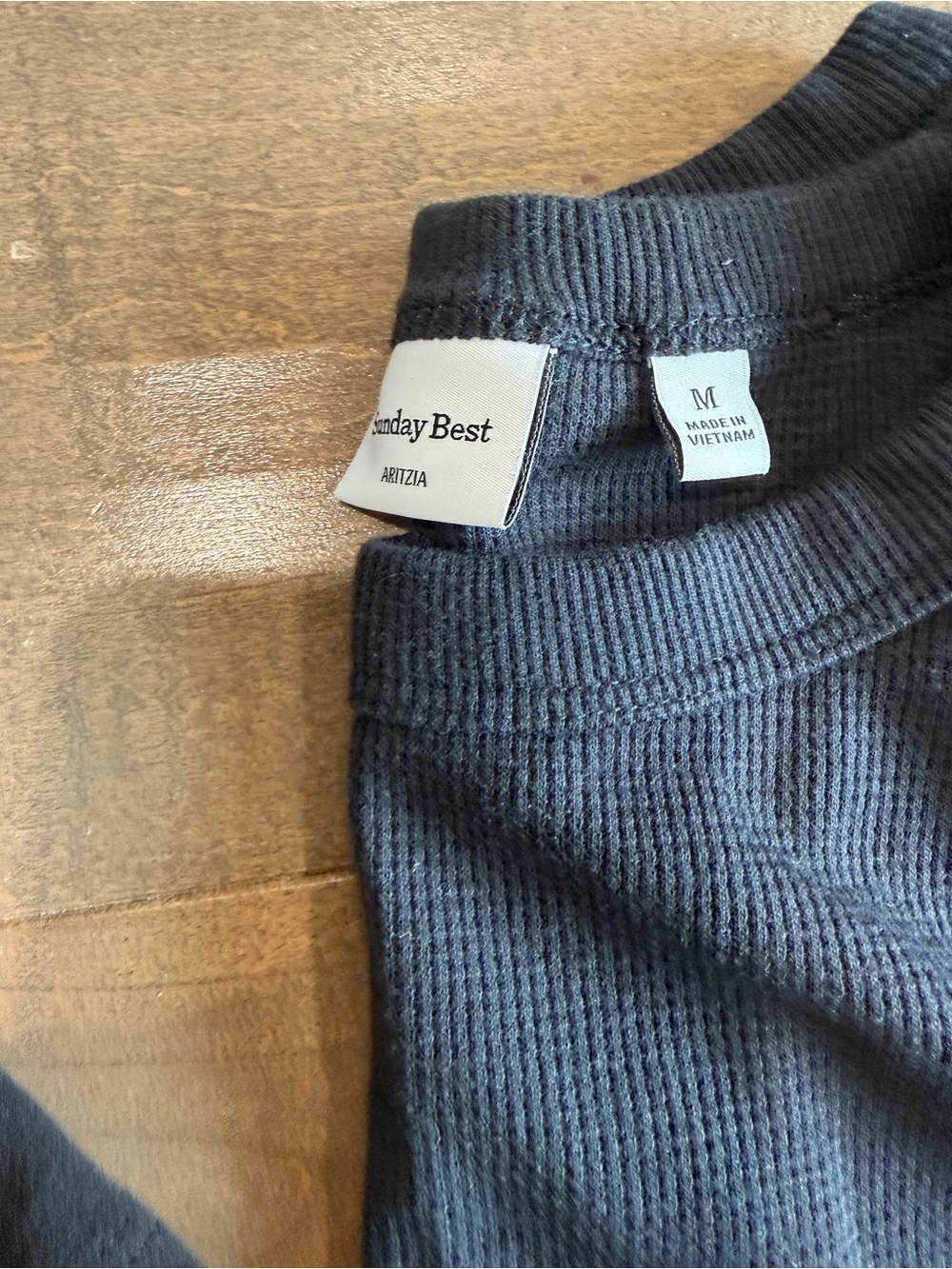 Aritzia misc tees - Picture 3 of 3